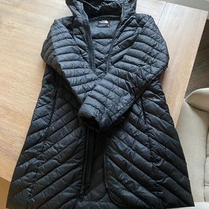 Women’s North Face puffer coat.